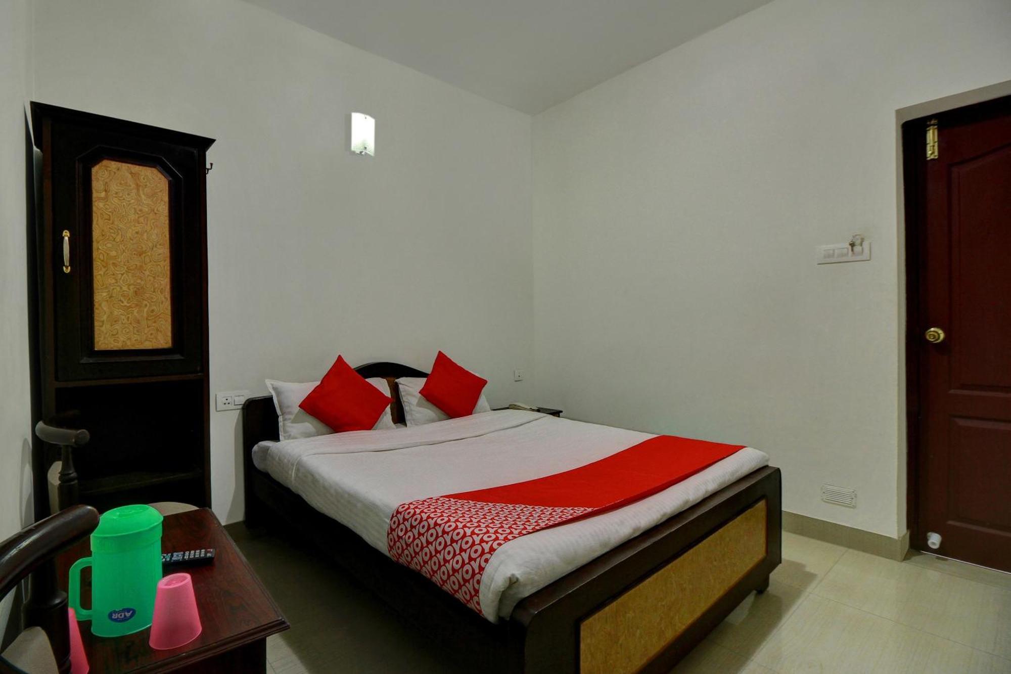 Hotel Rj Inn Kodaikanal Exteriör bild