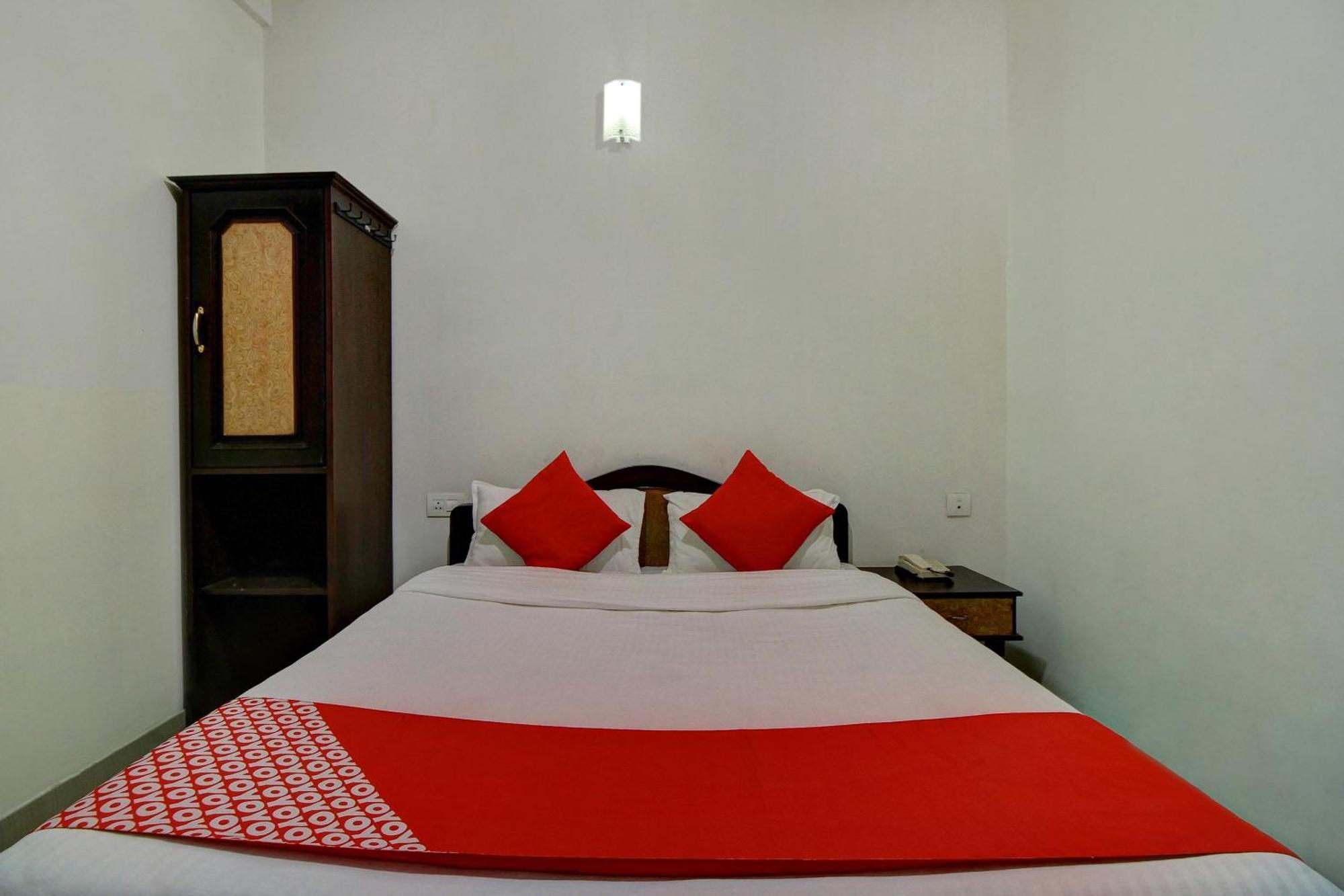 Hotel Rj Inn Kodaikanal Exteriör bild