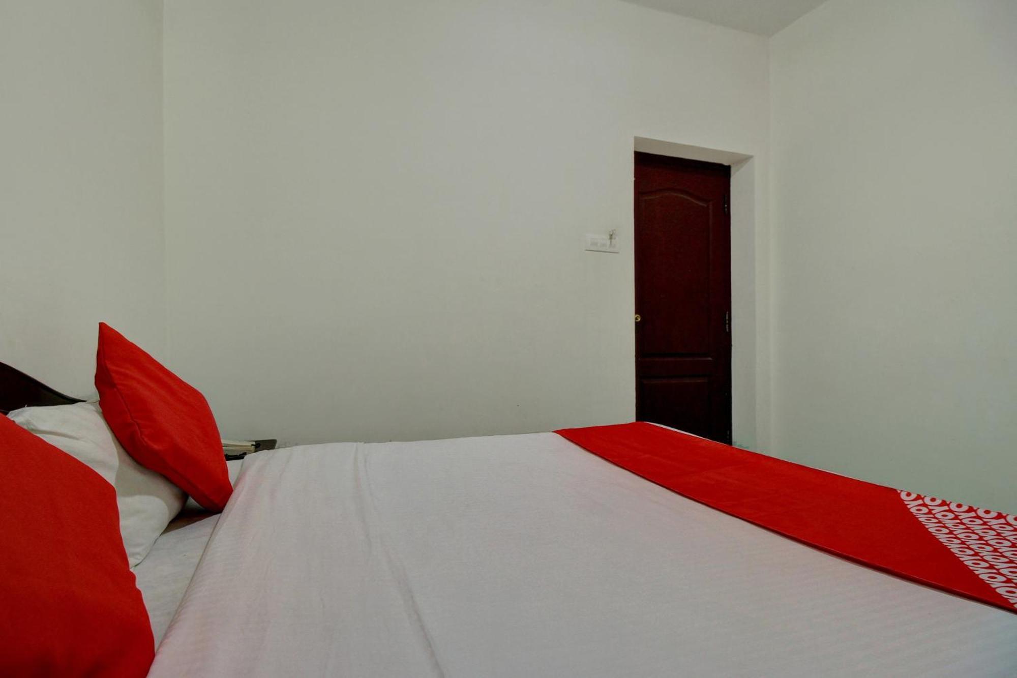 Hotel Rj Inn Kodaikanal Exteriör bild