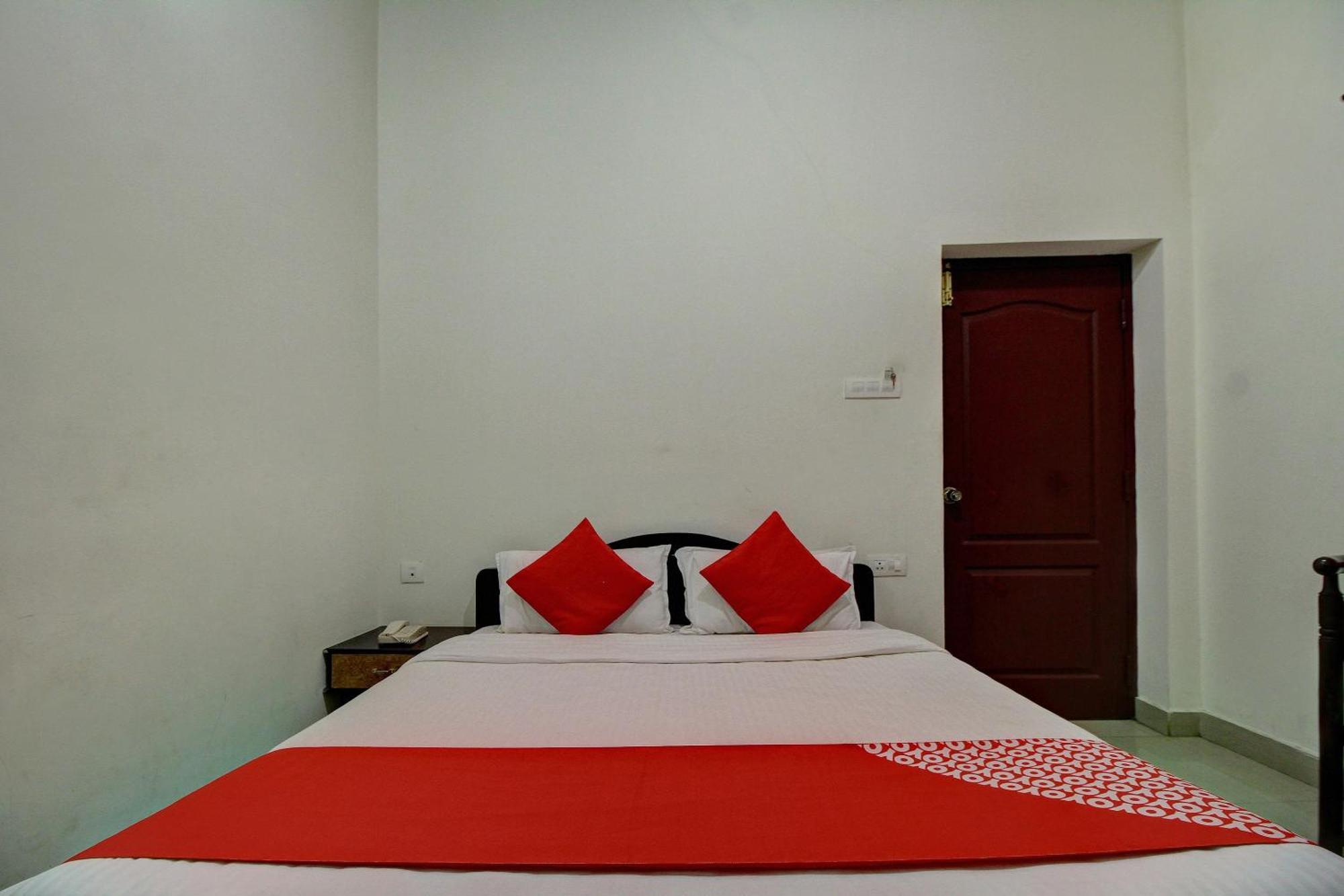 Hotel Rj Inn Kodaikanal Exteriör bild